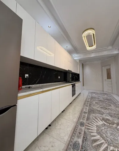 3-комн. квартира, 2 этаж, 134 м², Сино, 91мкр, поликлиникаи 10