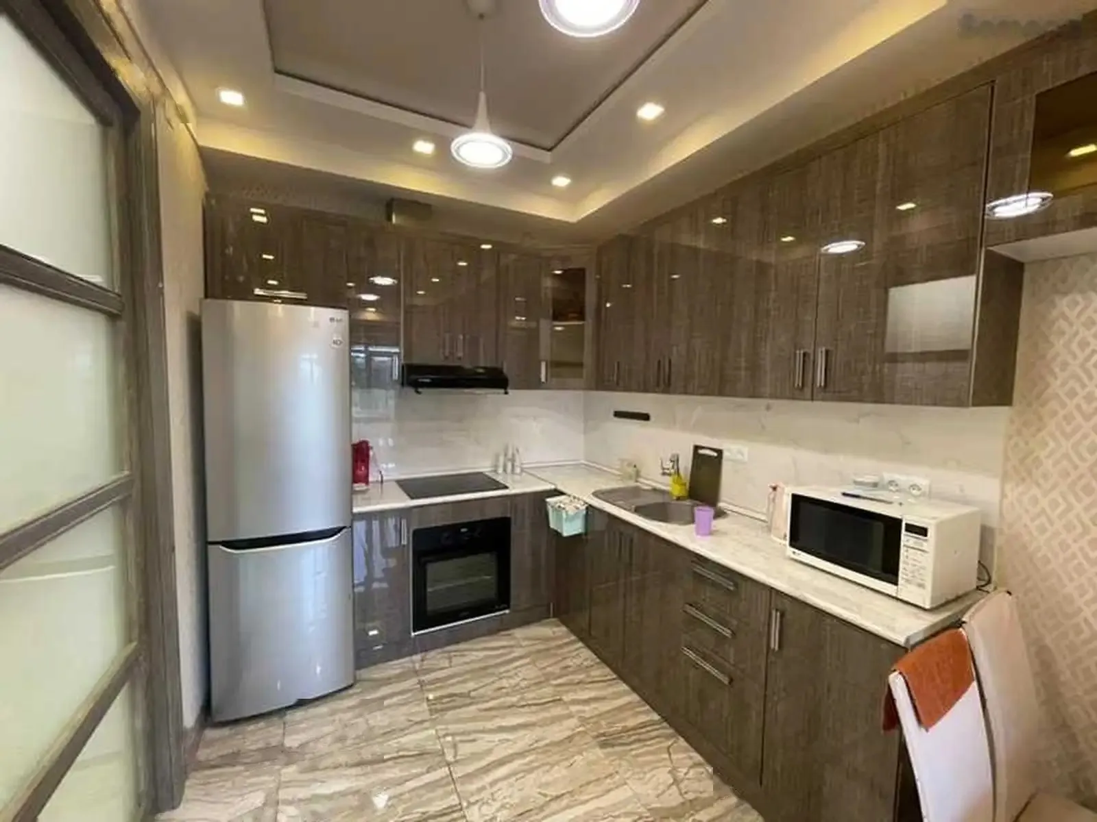 2-комн. квартира, 3 этаж, 68м², Шохмансур