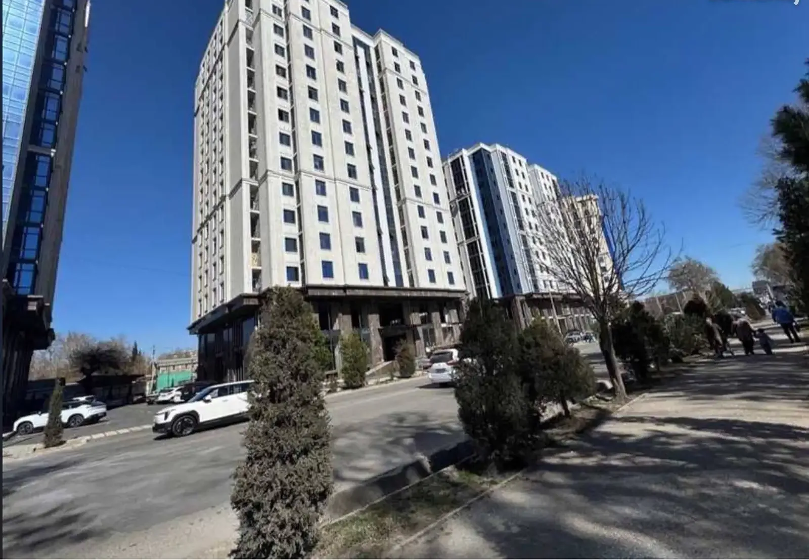 2-комн. квартира, 10 этаж, 77 м², Шохмансур