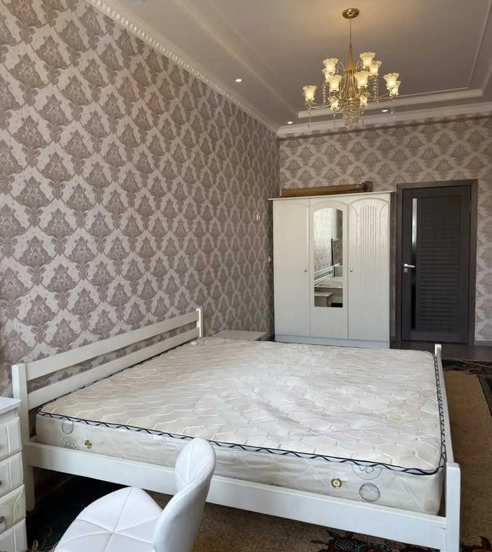 3-комн. квартира, 4 этаж, 120м², Хусейнзода 33/2
