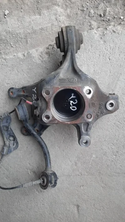 Кулак от Hyundai Sonata YF