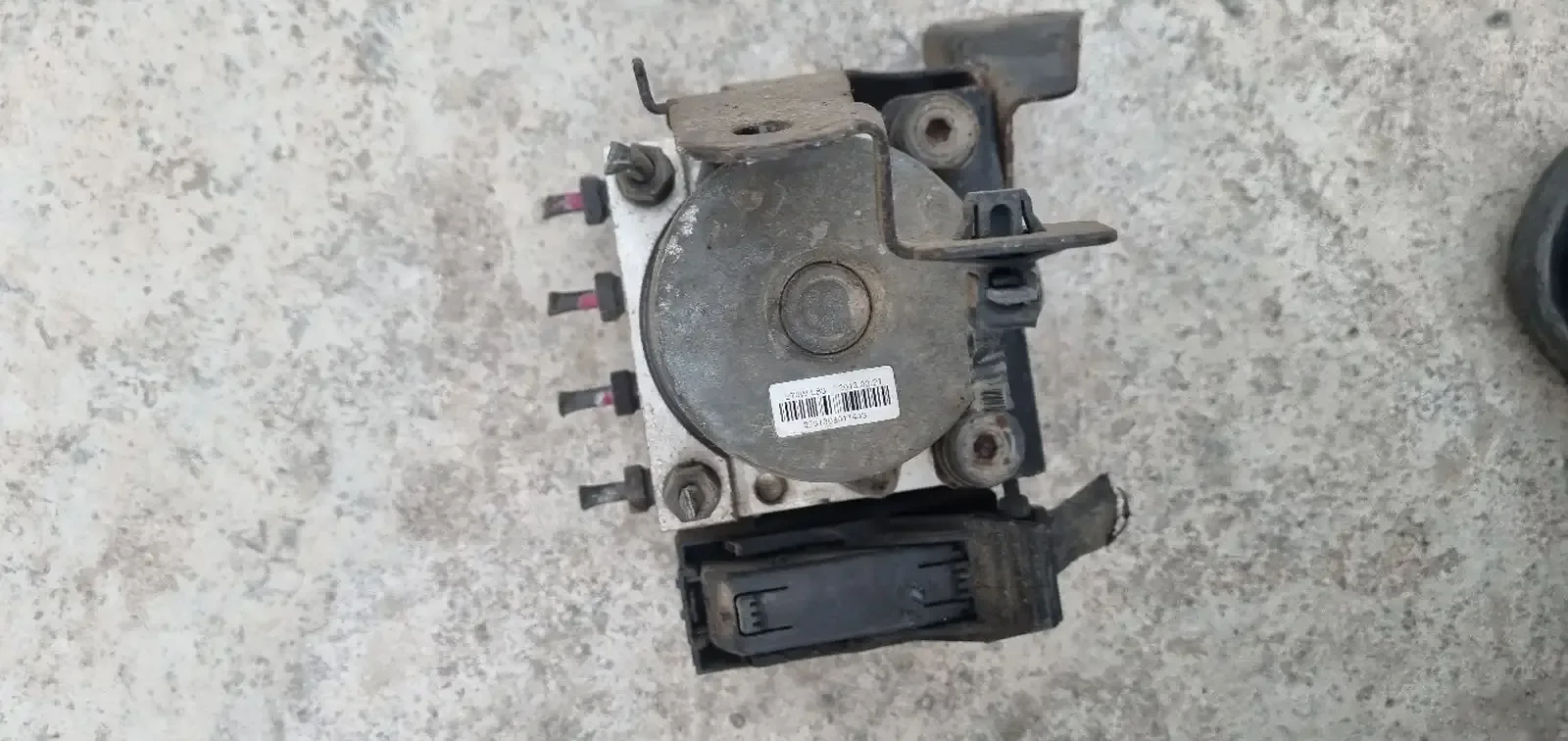 Блок ABS на Kia K5 2012 589202T