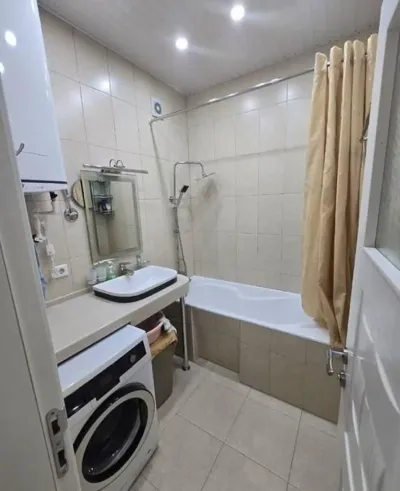 4-комн. квартира, 2 этаж, 120м², Сино