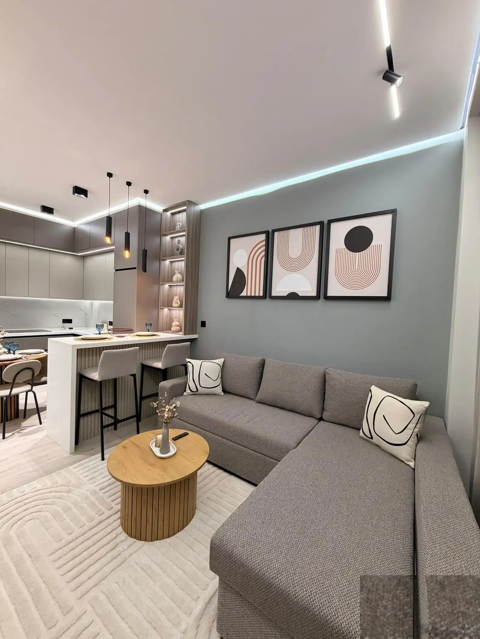 2-комн. квартира, 18 этаж, 45 м², Овир, над супермаркетом Ёвар