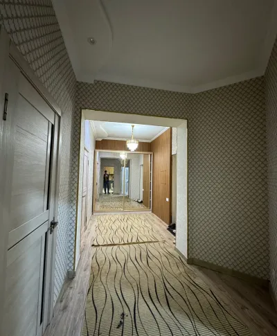 2-комн. квартира, 5 этаж, 87 м², Овир Ёвар Пули Сангин