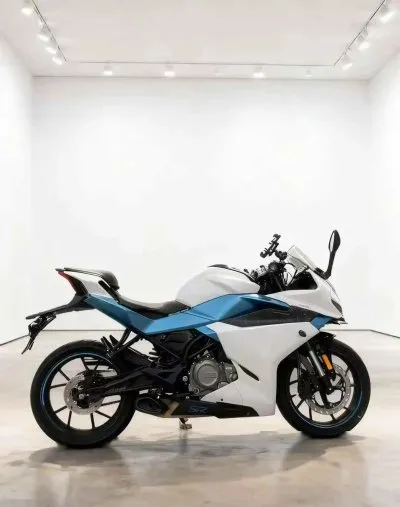 Мотоцикл CFMoto SR