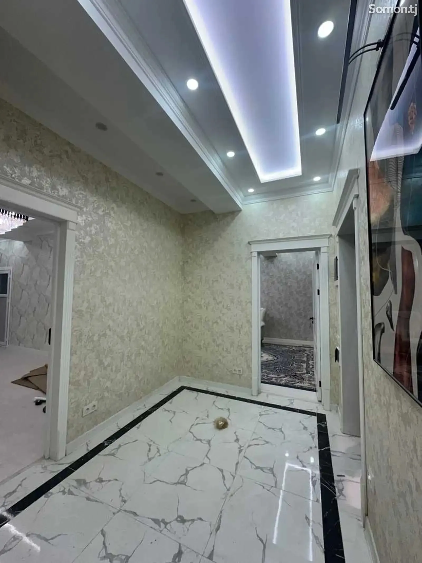 3-комн. квартира, 10 этаж, 110м², Пайкари Голубой экран