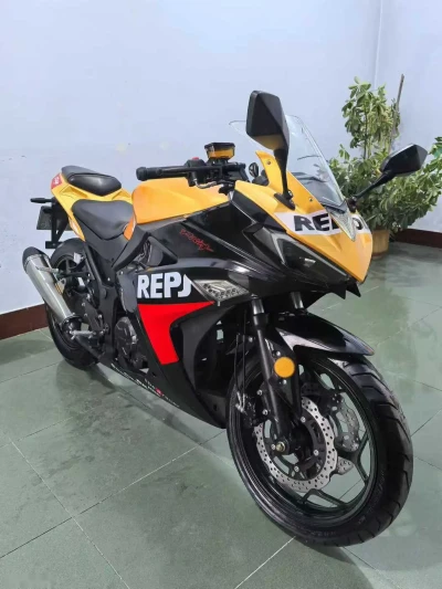 Мотоцикл Honda cbr 250 на заказ