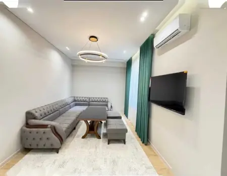 2-комн. квартира, 6 этаж, 47 м², 12 мкр — миниатюра 2