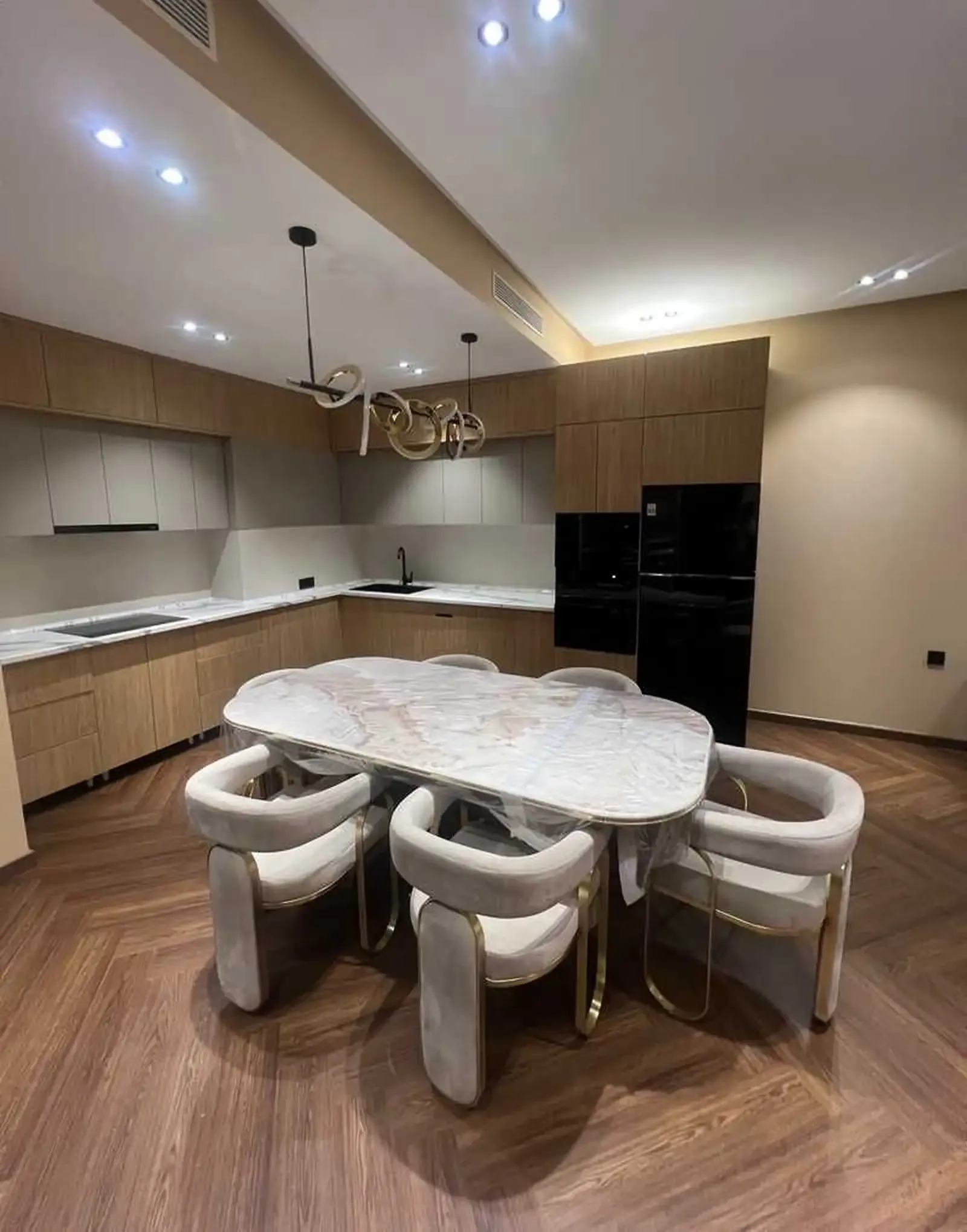 2-комн. квартира, 14 этаж, 72м², 82 мкр