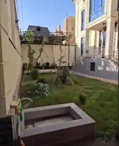 2-этажный, 12 комнатный дом, 550 м², Шохмансур