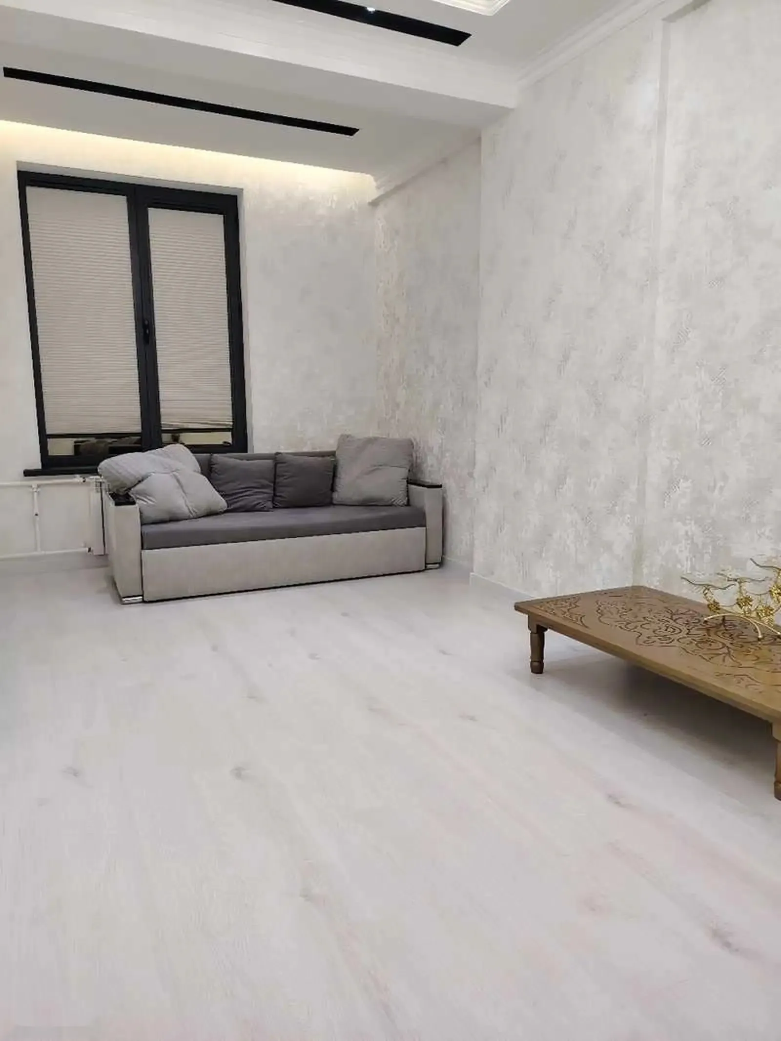 2-комн. квартира, 7 этаж, 58м², Зарафшон(Паликлиникаи 14)