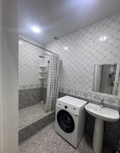 2-комн. квартира, 2 этаж, 100м², Сомони Шодмони 53