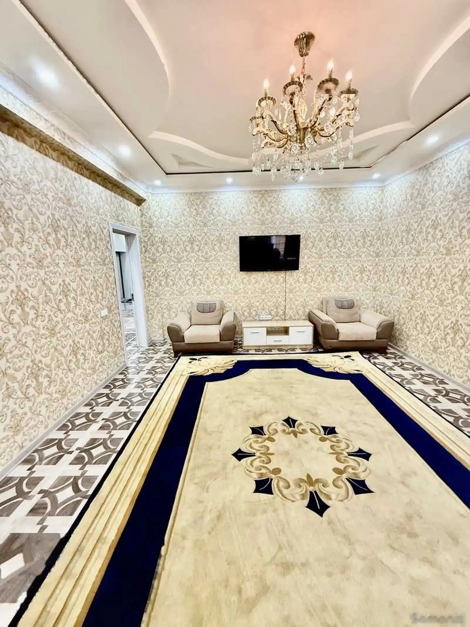 3-комн. квартира, 4 этаж, 135м², Сомони