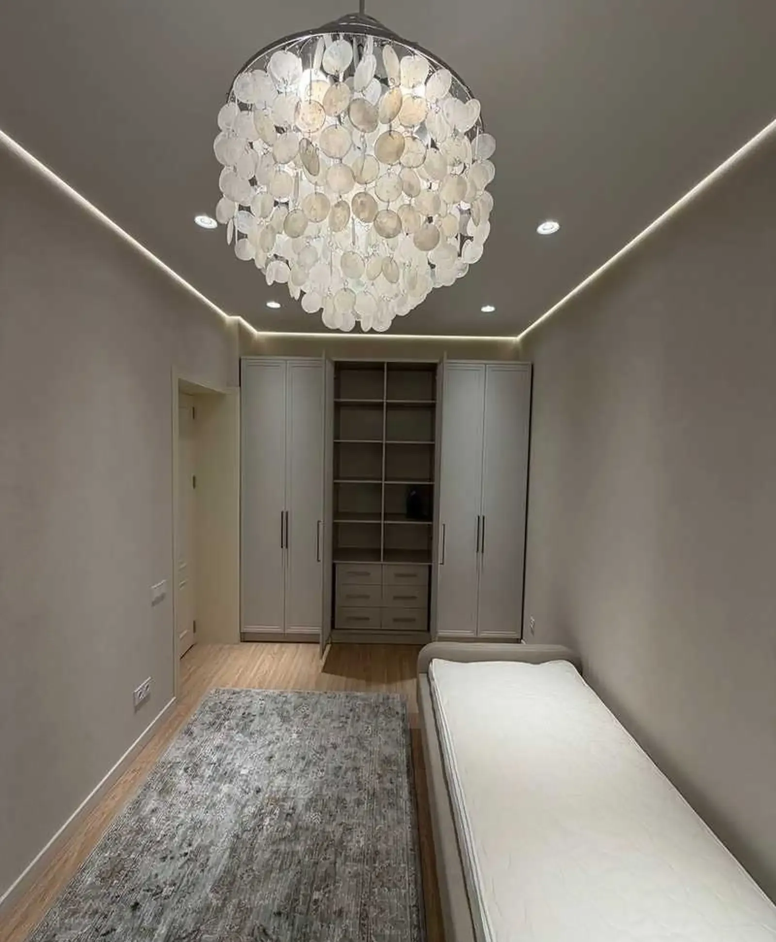 3-комн. квартира, 16 этаж, 100м², Дом Печати, Кафе Тартин