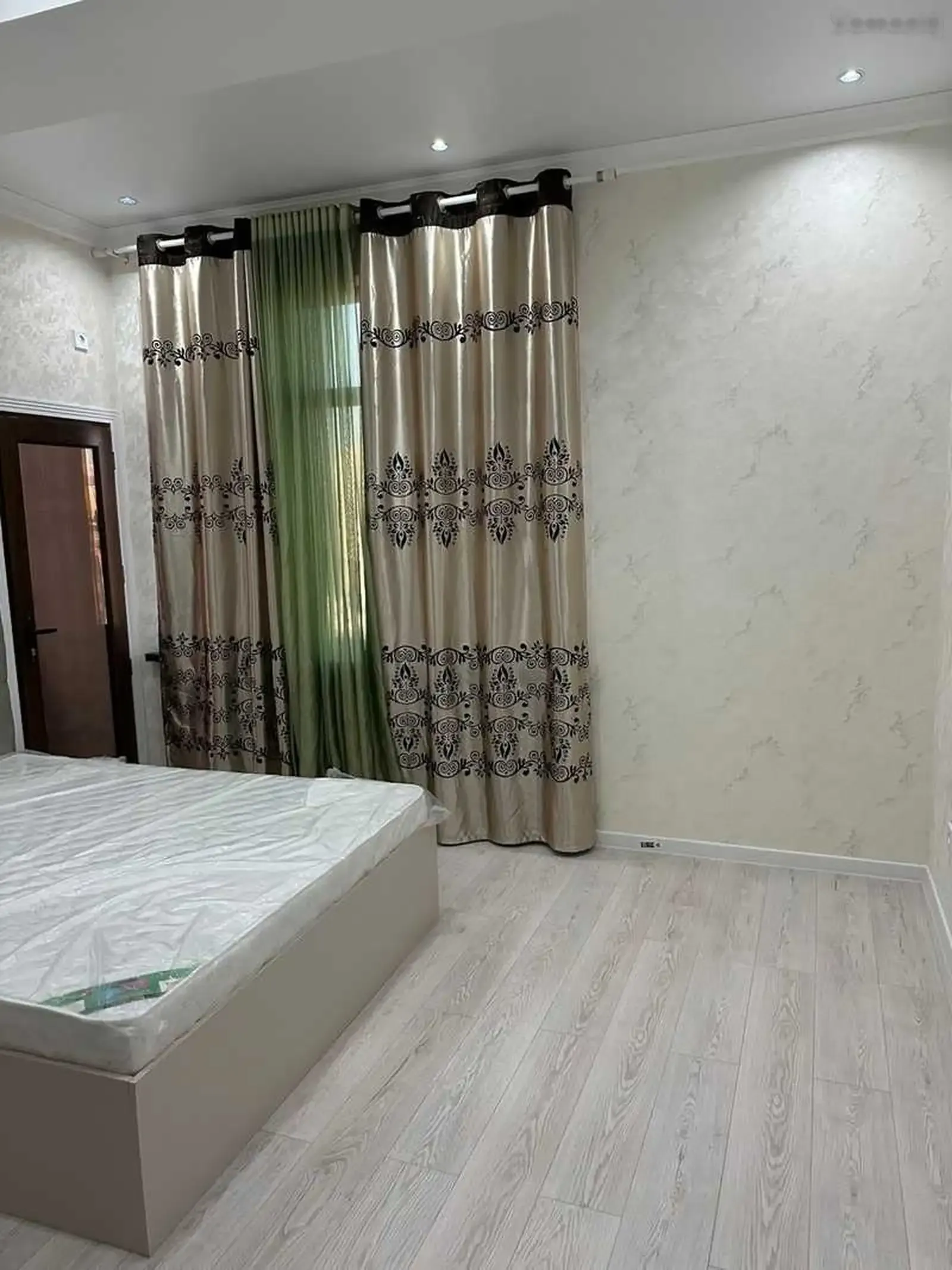3-комн. квартира, 10 этаж, 78м², Шохмансур, чордома