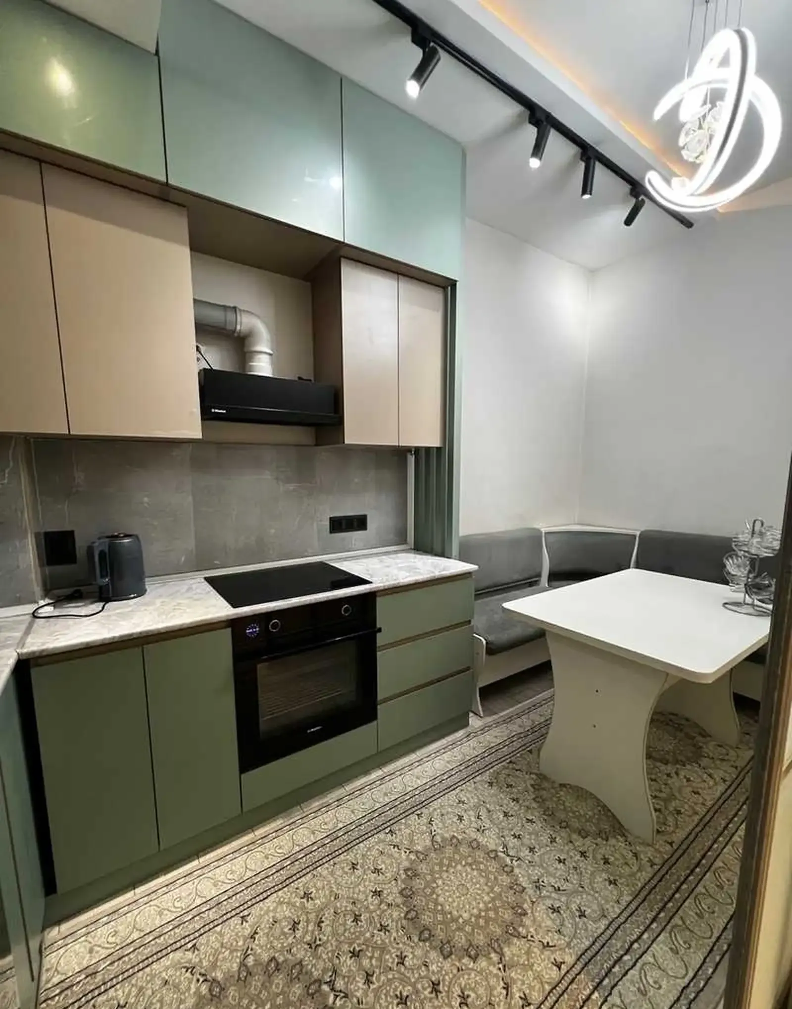 2-комн. квартира, 7 этаж, 70м², Хилтон