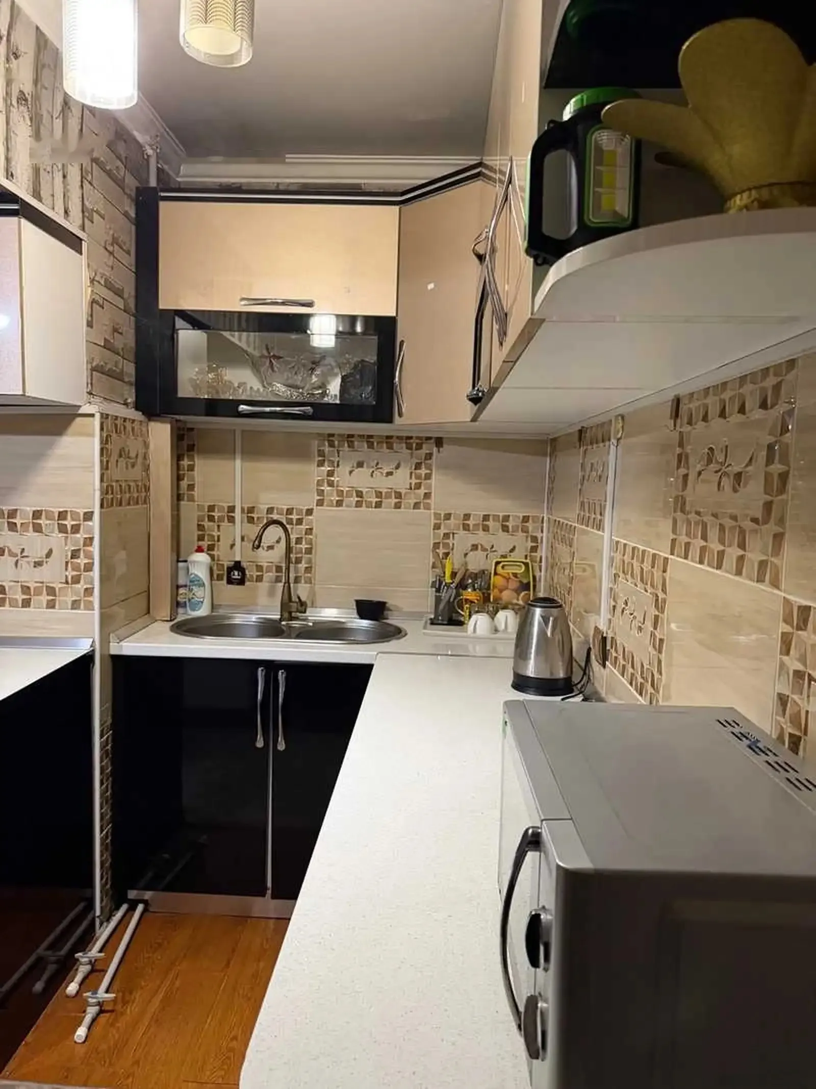 2-комн. квартира, 2 этаж, 80м², И.Сомони ру паруи чойхонаи Рохат