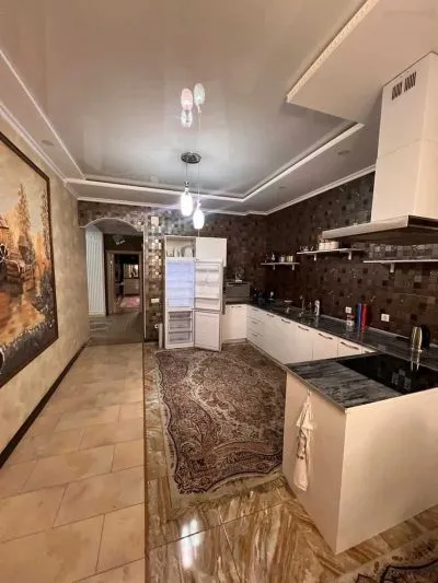 2-комн. квартира, 8 этаж, 115м², И. Сомони