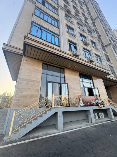 Помещение под магазин / салон, 100м², Сохили, наздики Фарел, 2-этажай