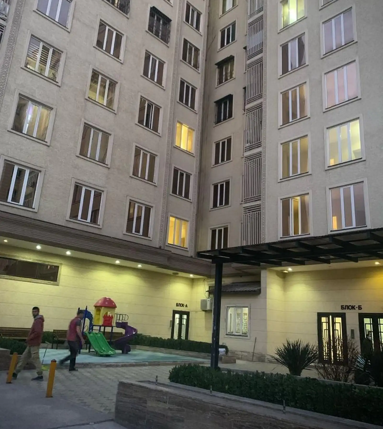 2-комн. квартира, 14 этаж, 75м², Караболо бари Масчити Помириё Доми Ал Беруни