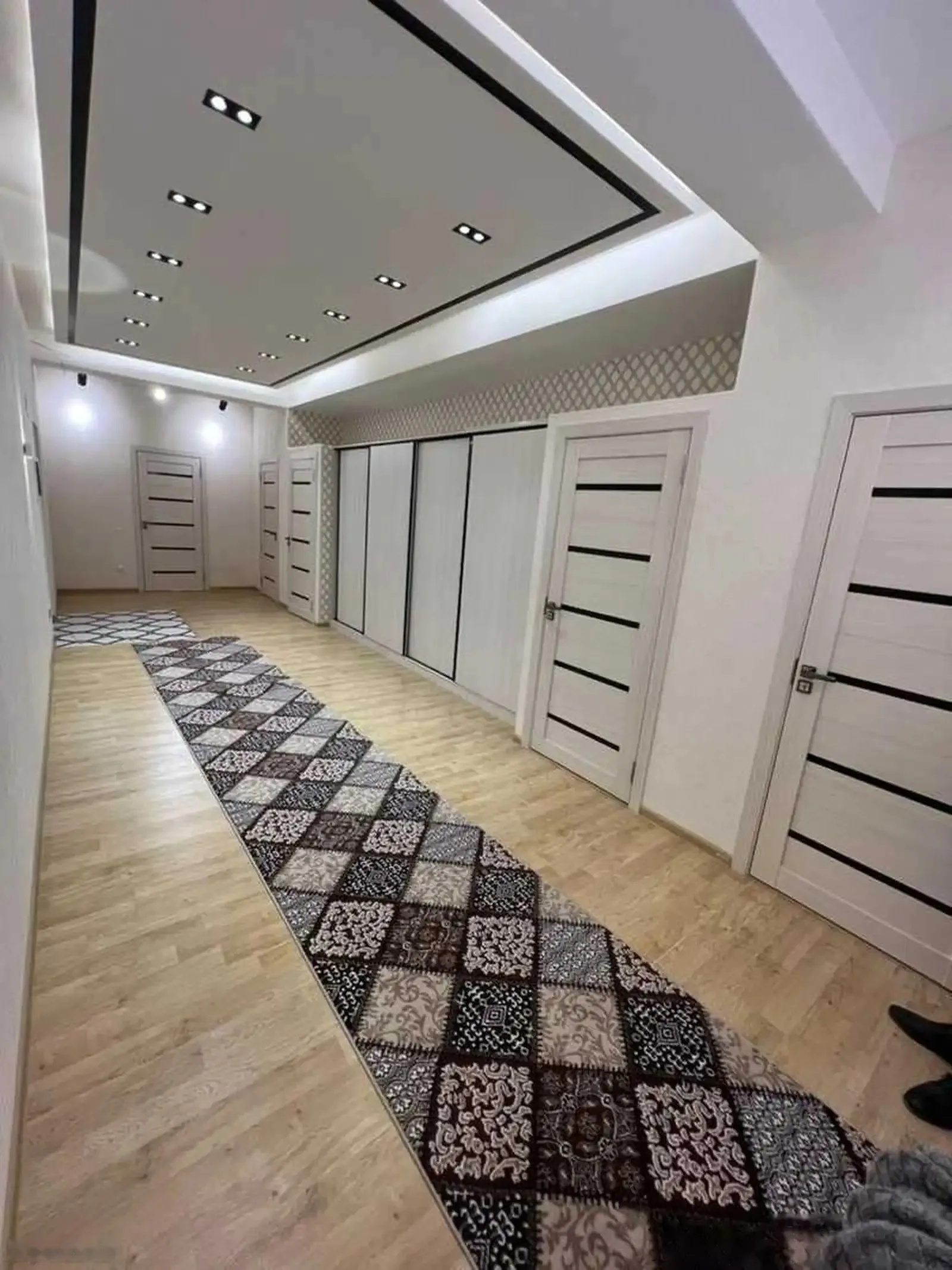 3-комн. квартира, 3 этаж, 125м², 8 март