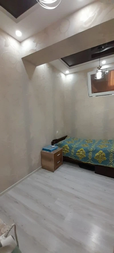 2-комн. квартира, Цокольный этаж, 53 м², 18 мкр — миниатюра 2