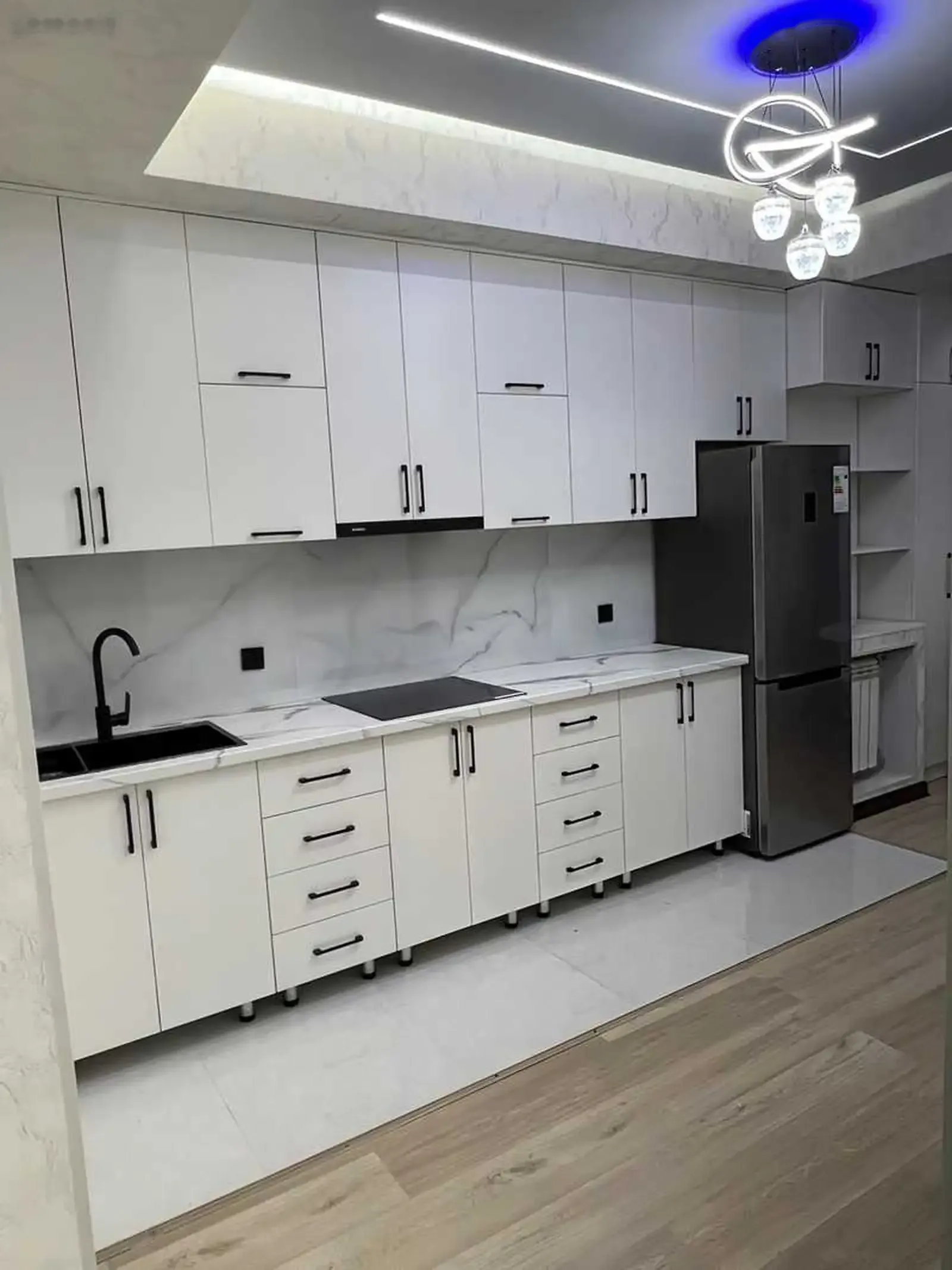 2-комн. квартира, 9 этаж, 50м², Овир, Гранд отель