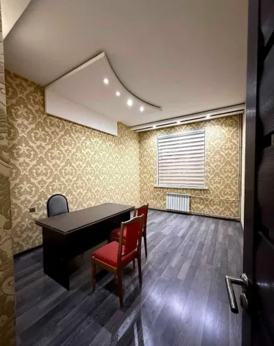 4-комн. квартира, 2 этаж, 100м², Сино