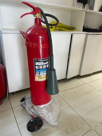 Углекислотный огнетушитель ОУ