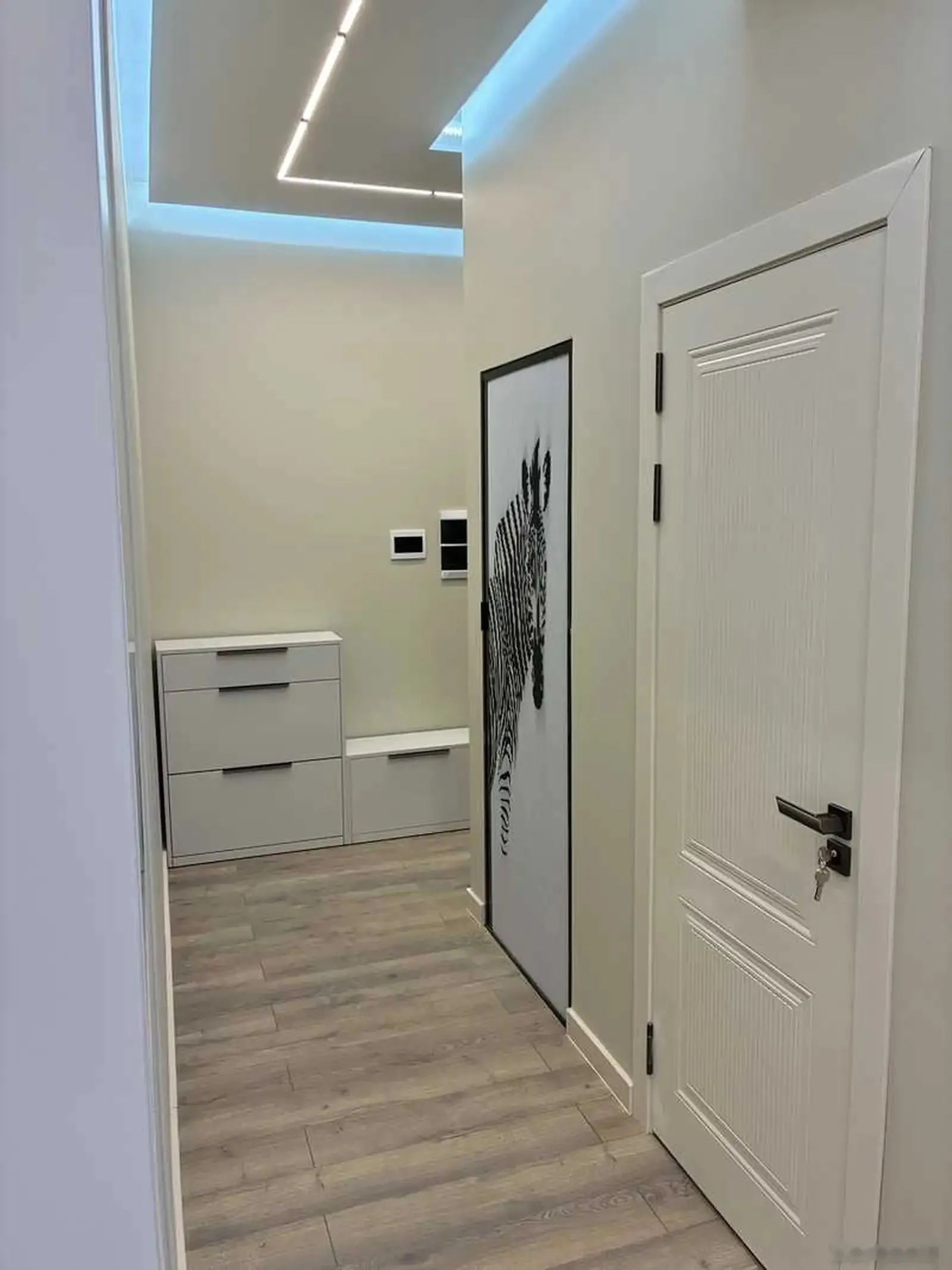 3-комн. квартира, 4 этаж, 98м², 4 рахаи северный