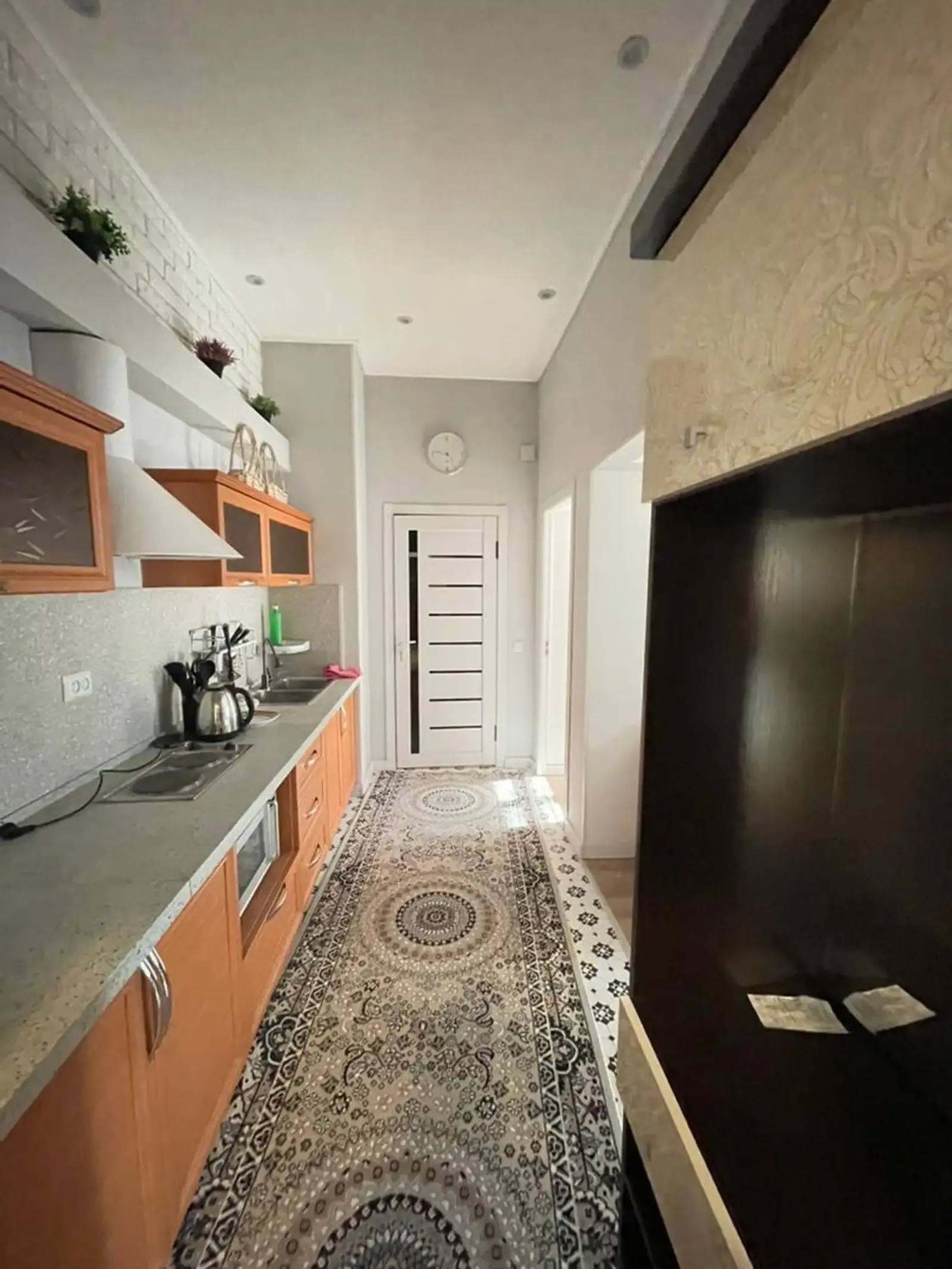 2-комн. квартира, 2 этаж, 60м², Цум