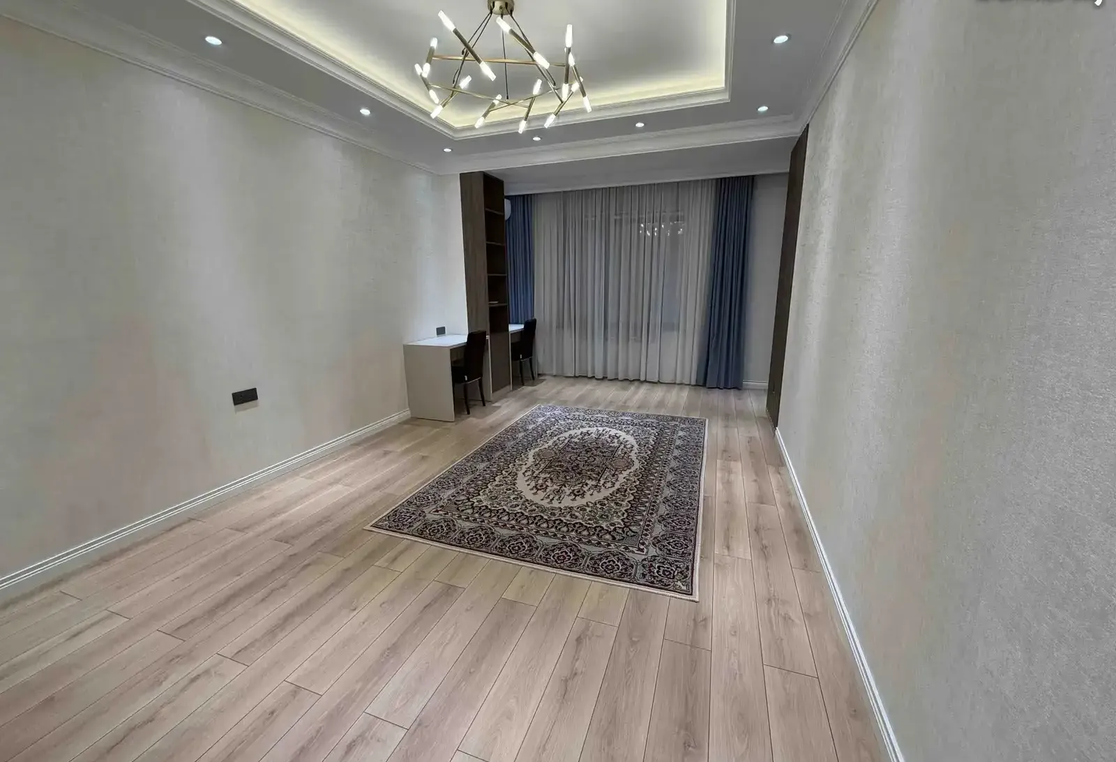 3-комн. квартира, 5 этаж, 130м², Цум