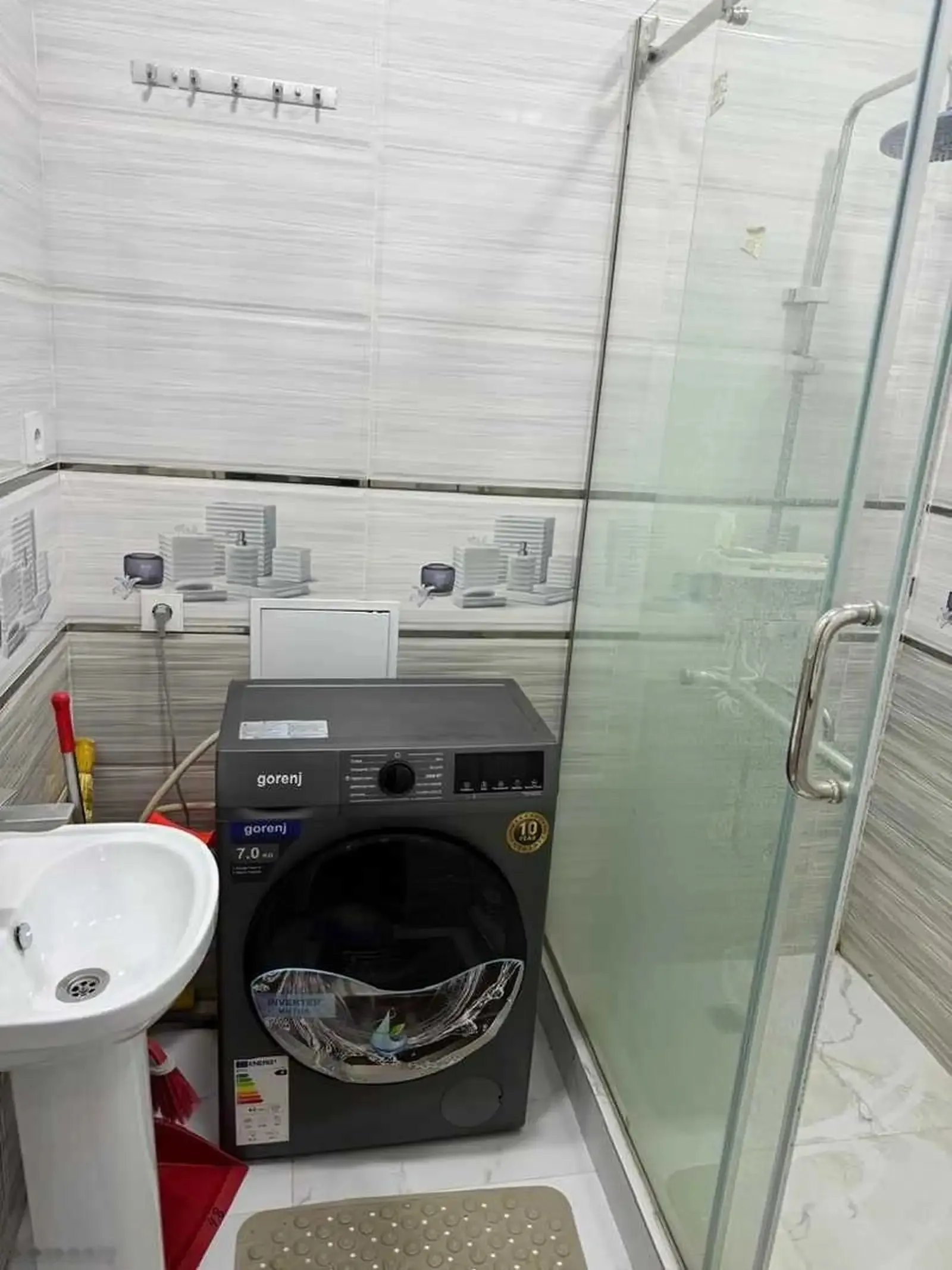2-комн. квартира, 11 этаж, 65м², голубой экран