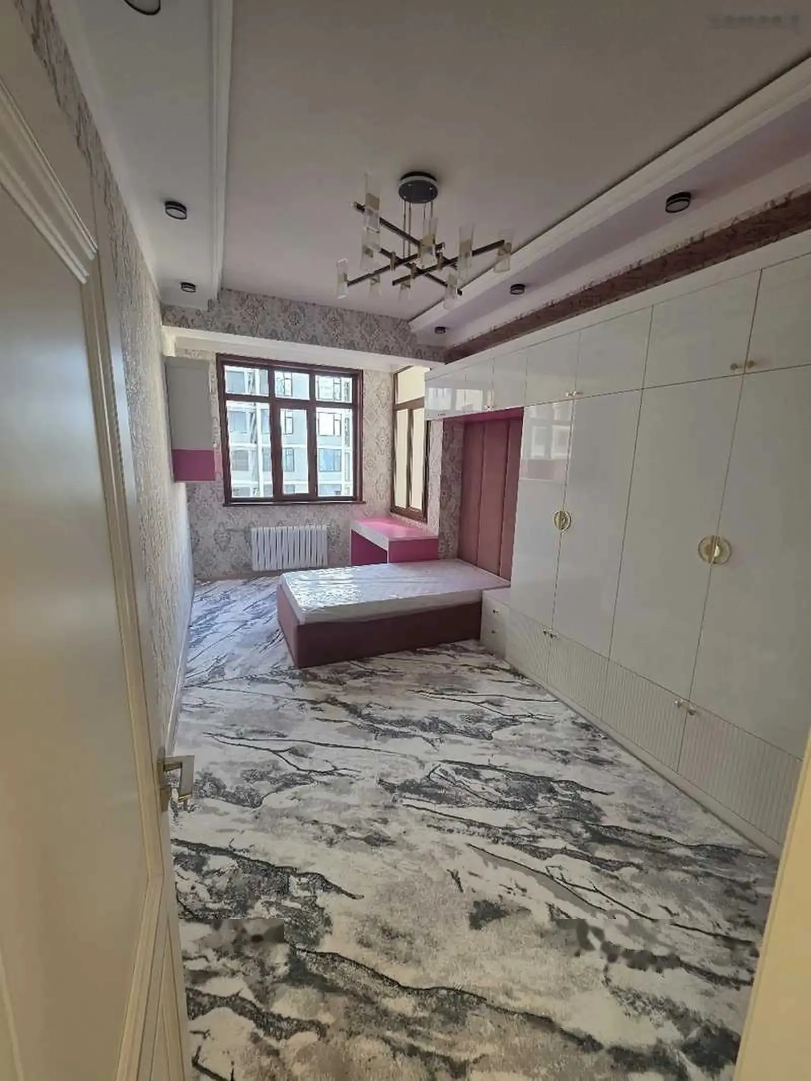 5-комн. квартира, 13 этаж, 140м², Роддом