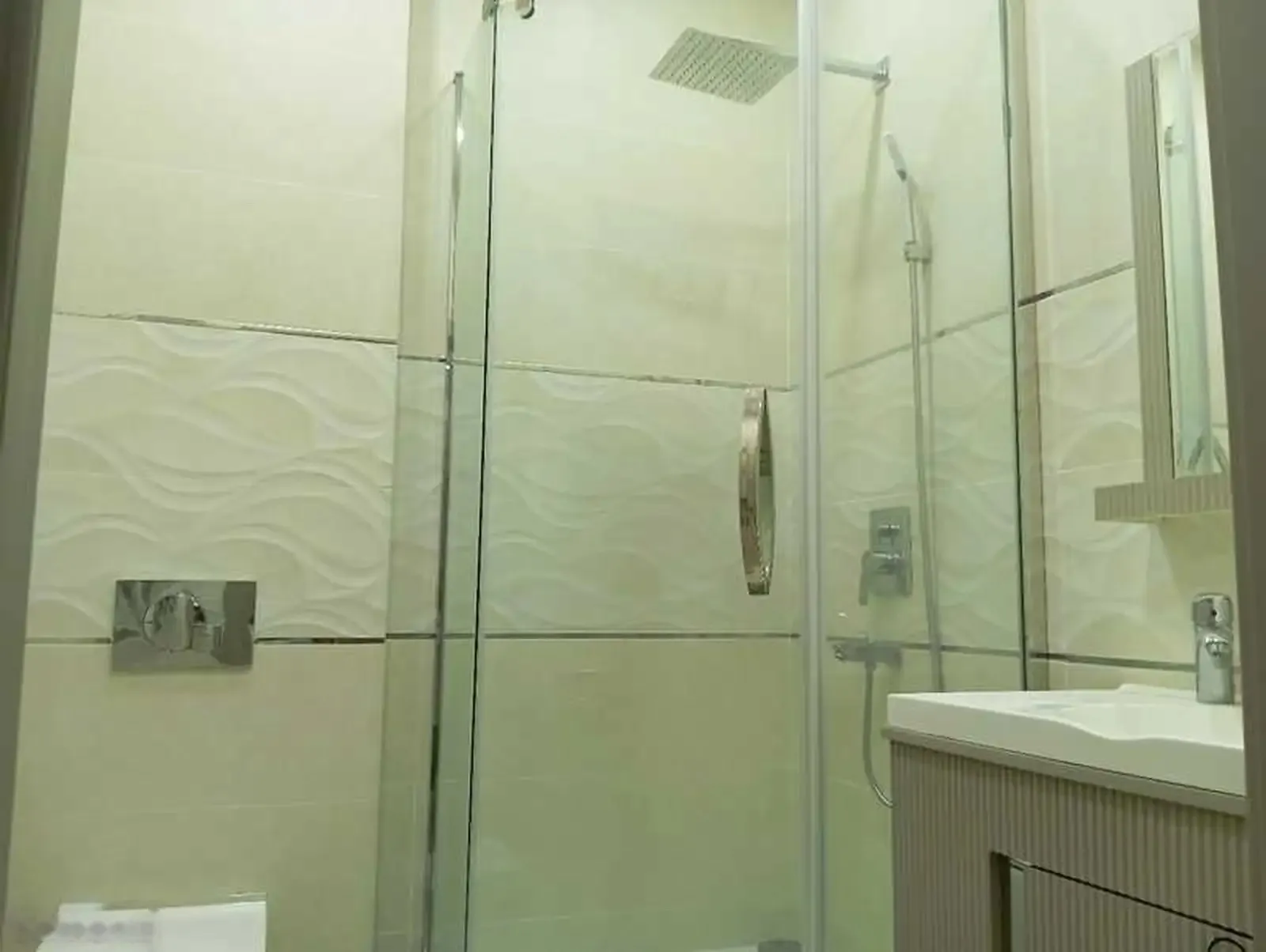 3-комн. квартира, 3 этаж, 150м², ЖД вокзал