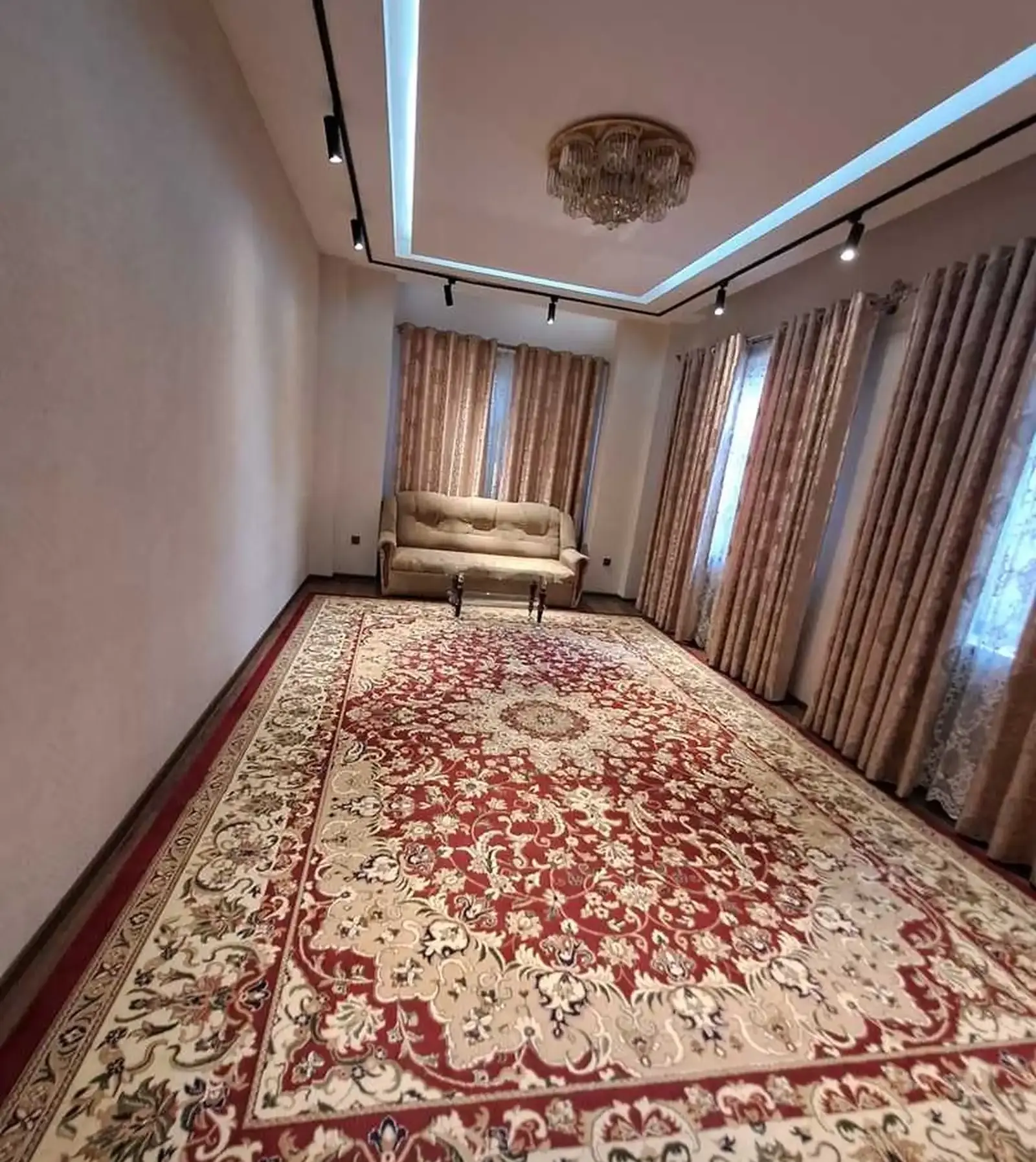 3-комн. квартира, 1 этаж, 100м², Сино