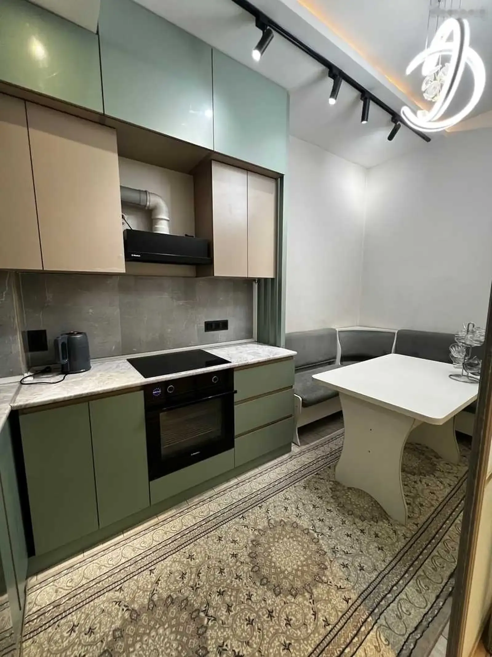 2-комн. квартира, 7 этаж, 60м², Шоҳмансур, Айнӣ, Хилтон