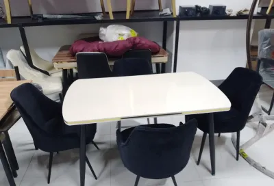 Стол и стулья
