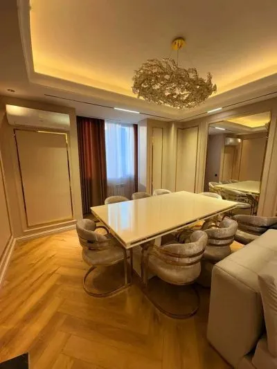 2-комн. квартира, 14 этаж, 110м², Цум