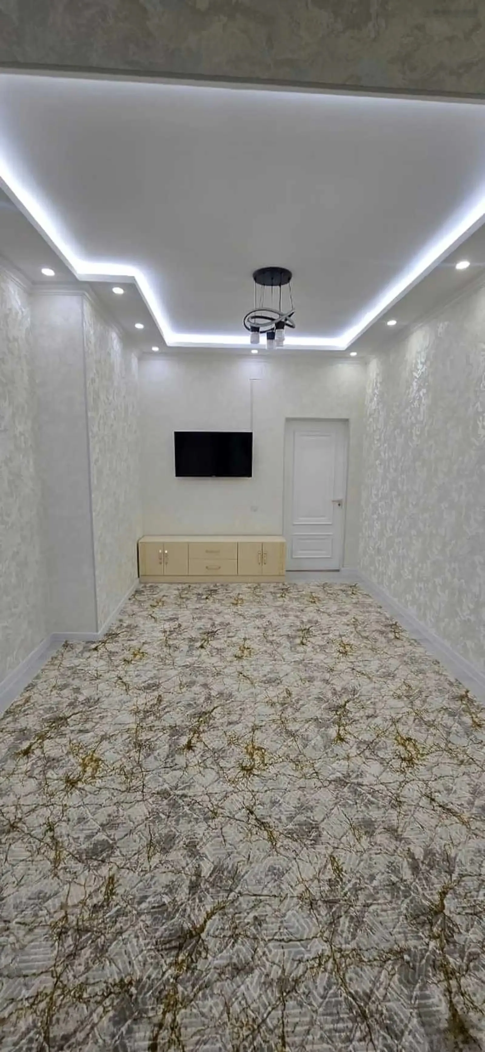 2-комн. квартира, 15 этаж, 48м², Голубой экран