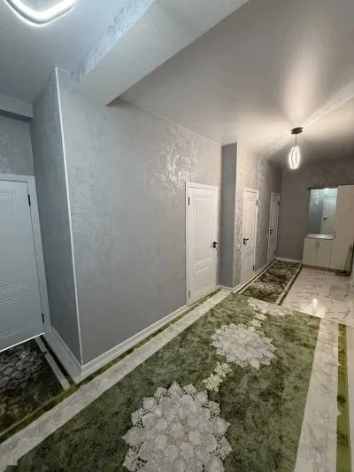 3-комн. квартира, 4 этаж, 100м², 102 мкр