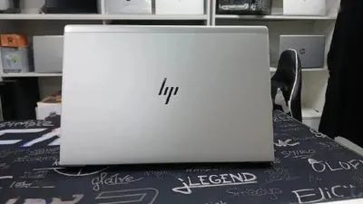 Ноутбук Hp Eltibook core i7-8TH RAM 8GB UHD график ssd 256gb
