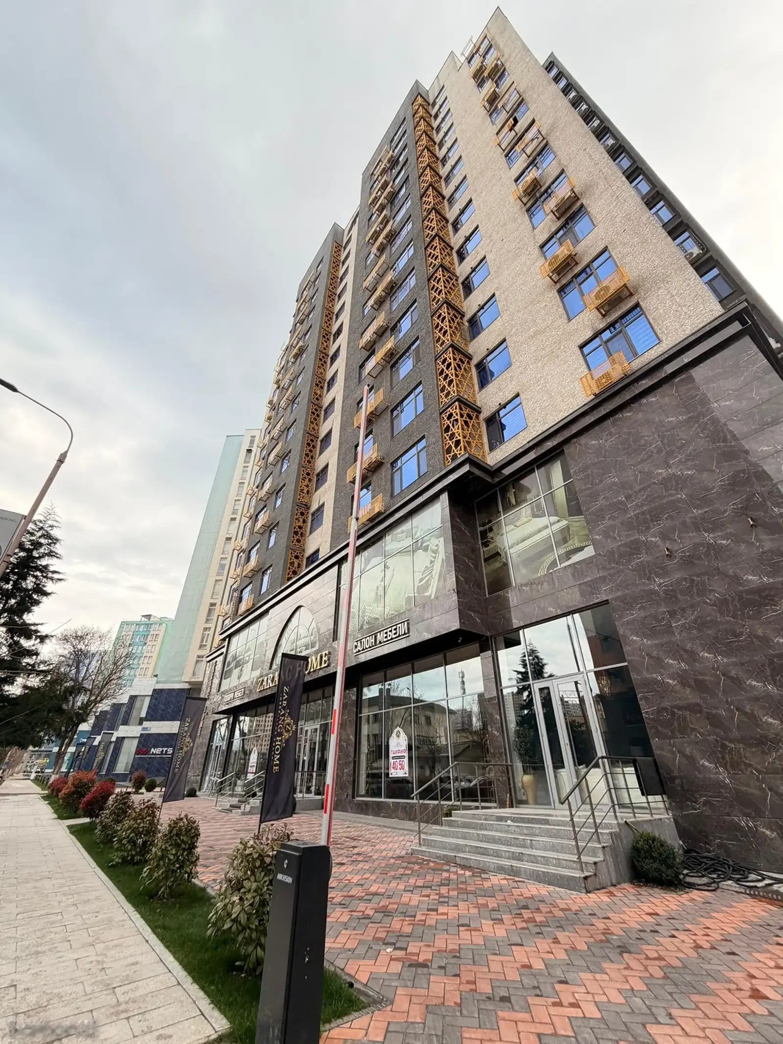 1-комн. квартира, 10 этаж, 63 м², Овир, дом Заранг