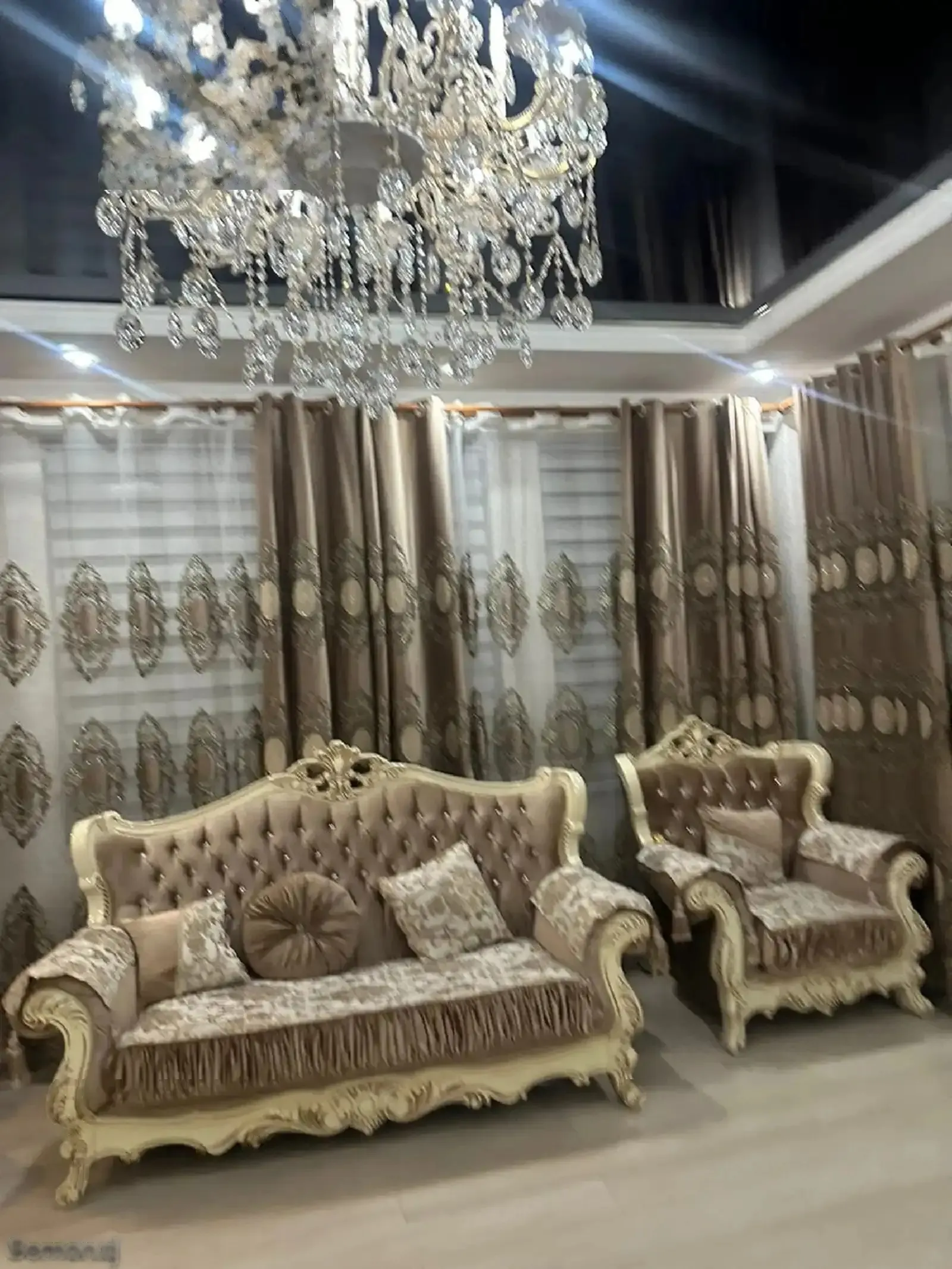 3-комн. квартира, 10 этаж, 120м², Исмоили Сомони бозори Мехргон