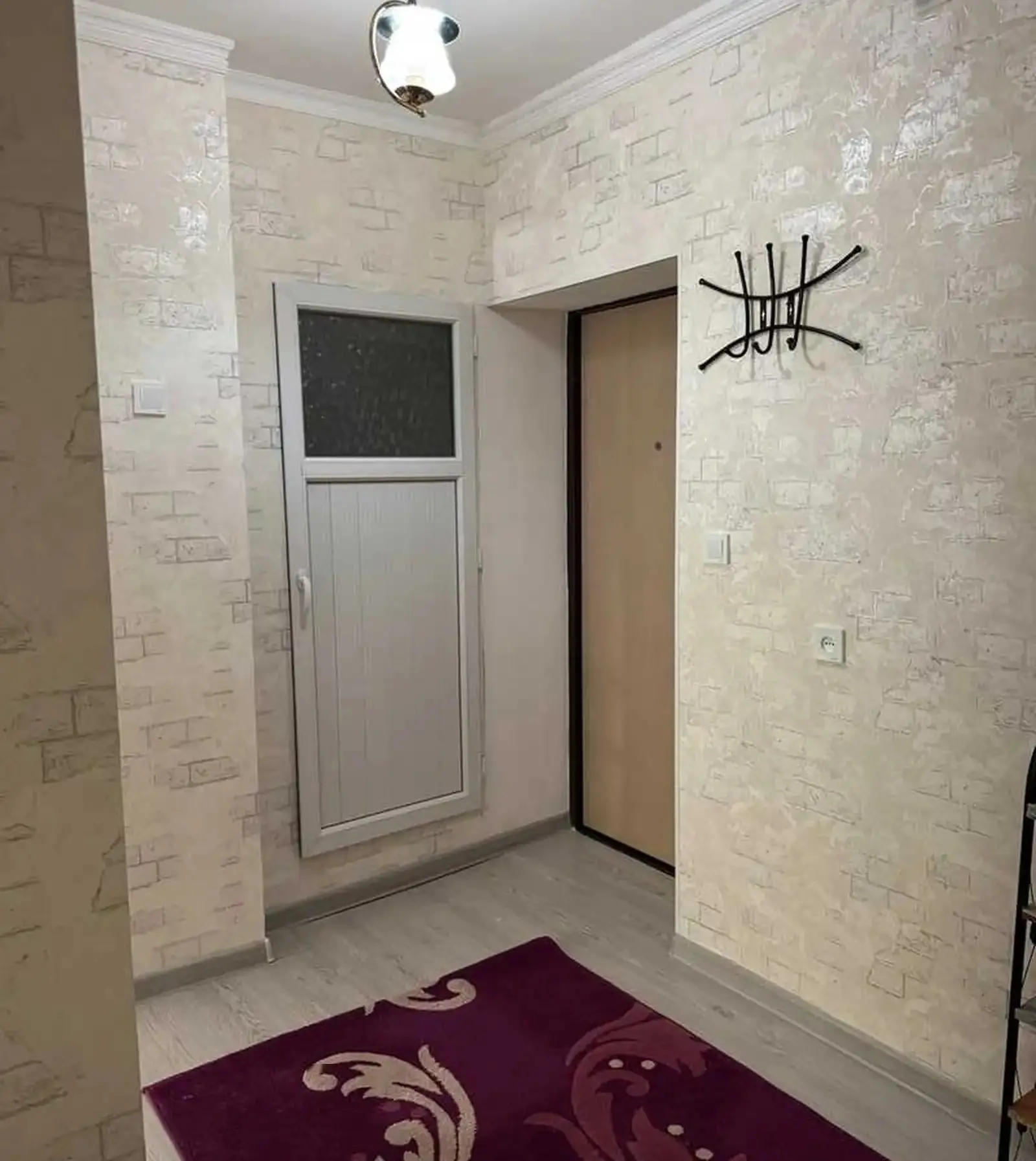 3-комн. квартира, 1 этаж, 70м², Сино