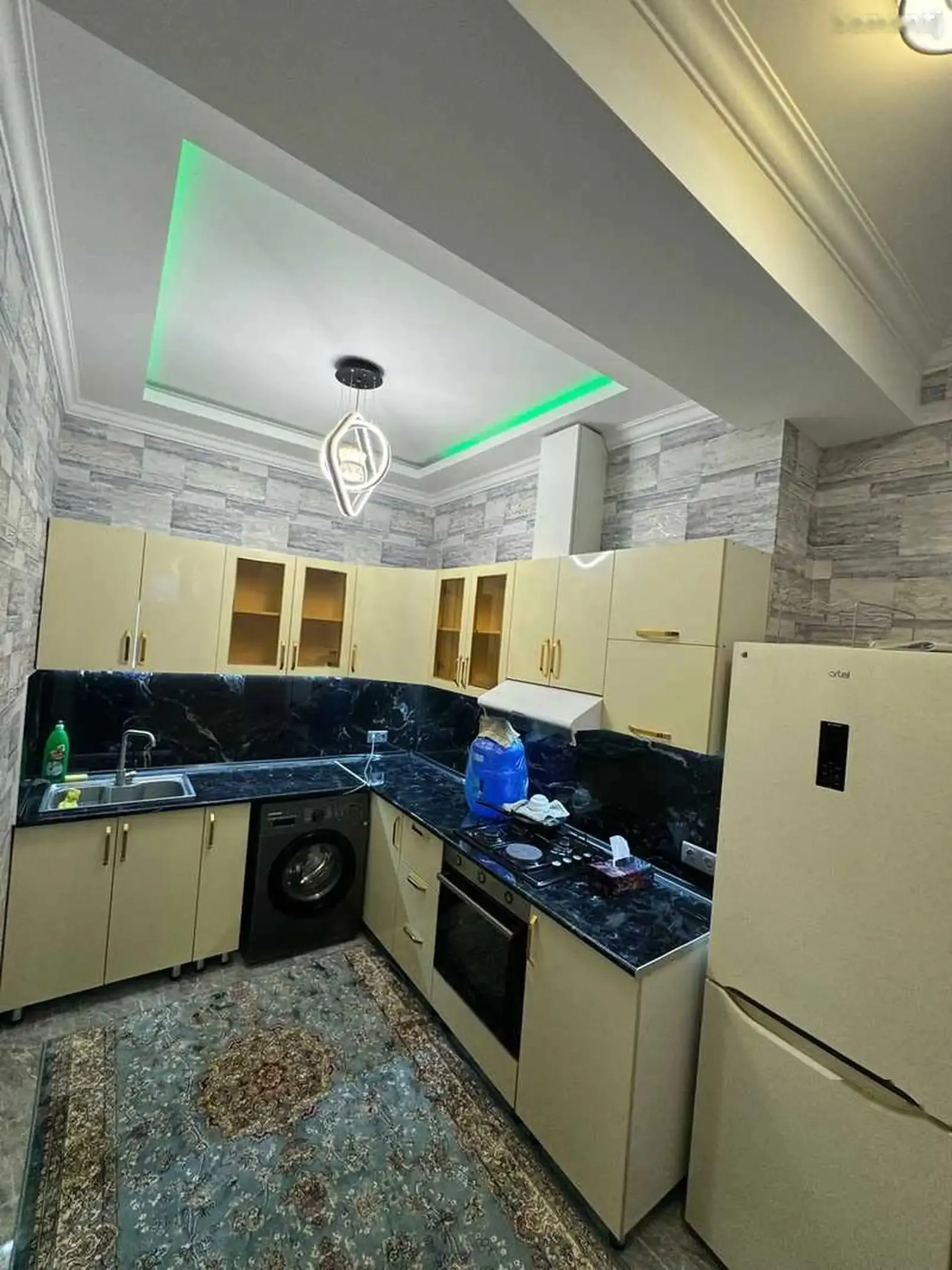2-комн. квартира, 5 этаж, 61м², Ёвари главный