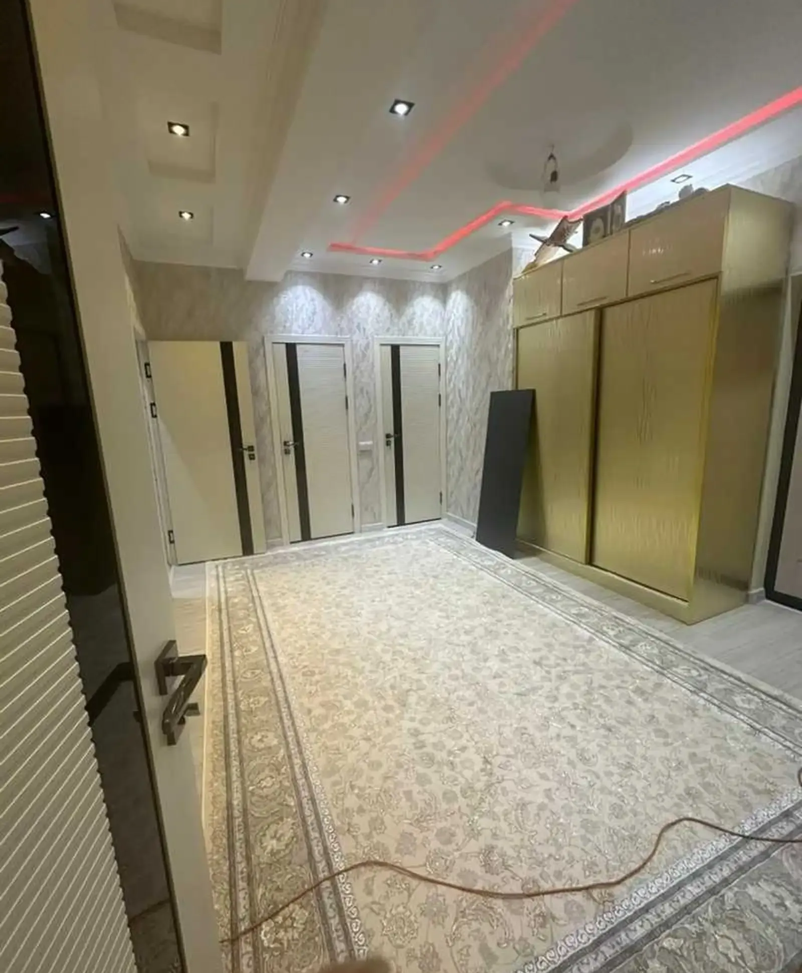 3-комн. квартира, 6 этаж, 102м², Старый Аэропорт
