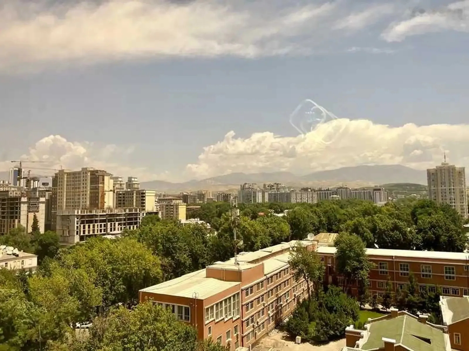 2-комн. квартира, 10 этаж, 60м², Голубой Экран