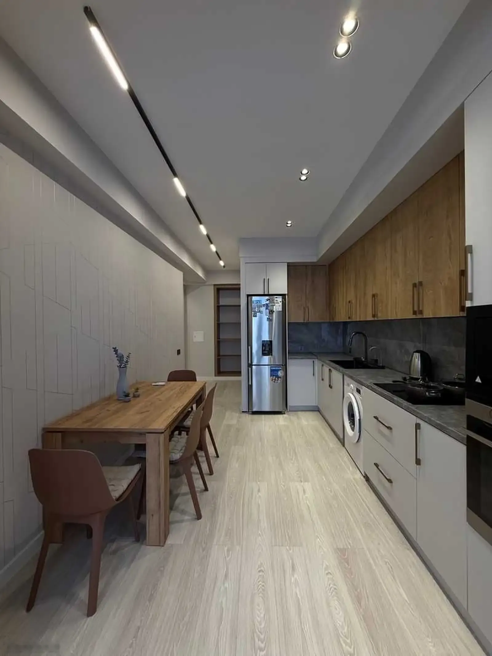 2-комн. квартира, 4 этаж, 80м², Ул.Лоҳутӣ 20,парк А Навоӣ